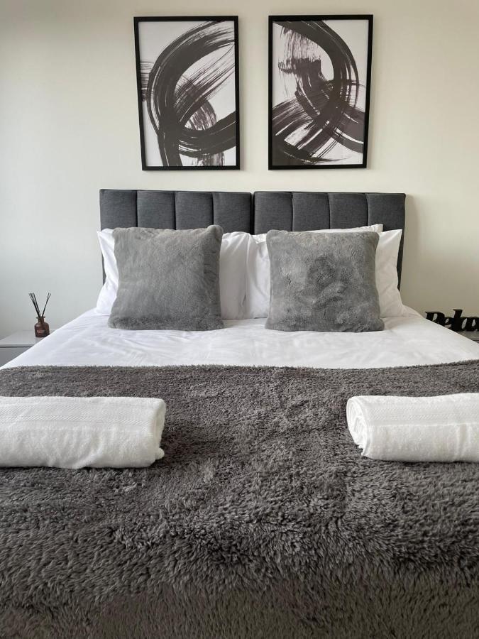Premier Suite- Bedford City Centre With Free Gym & Parking Dış mekan fotoğraf